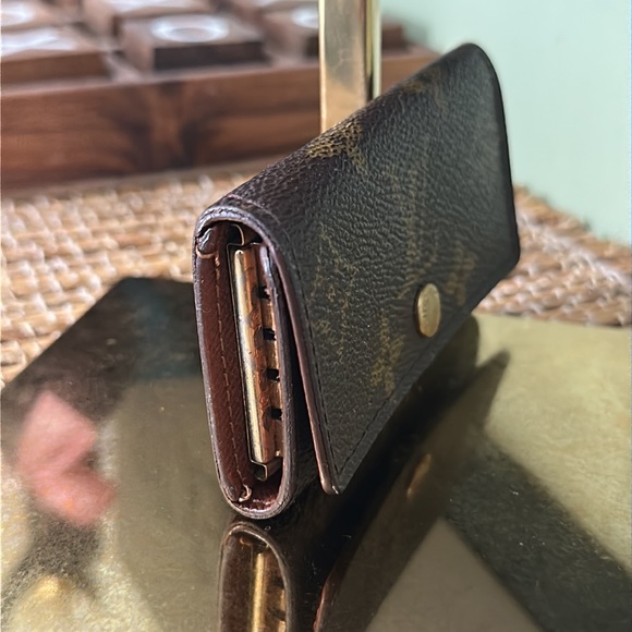 Louis Vuitton 4 ring key fob (TH0030) - Picture 5 of 12